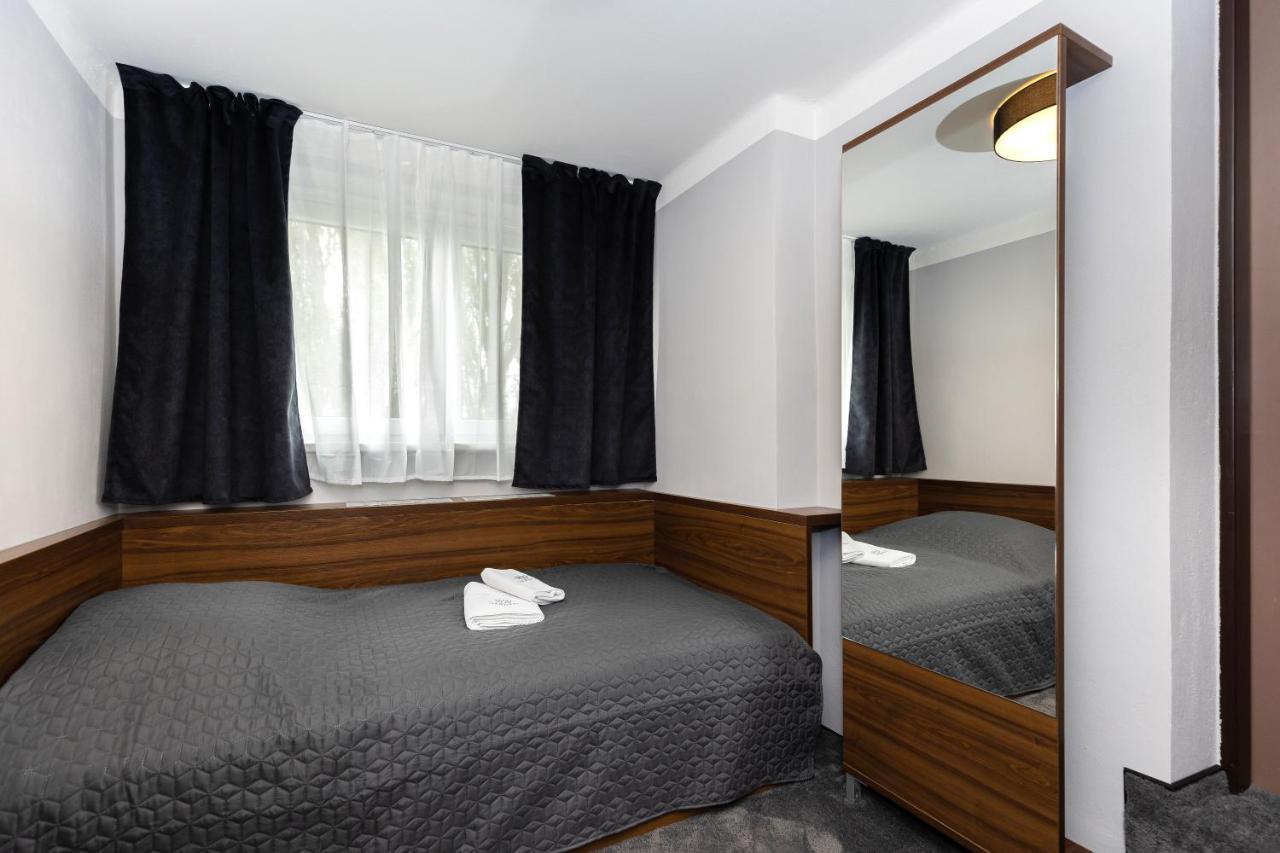 Garden Restaurant & Pension Pardubice Luaran gambar
