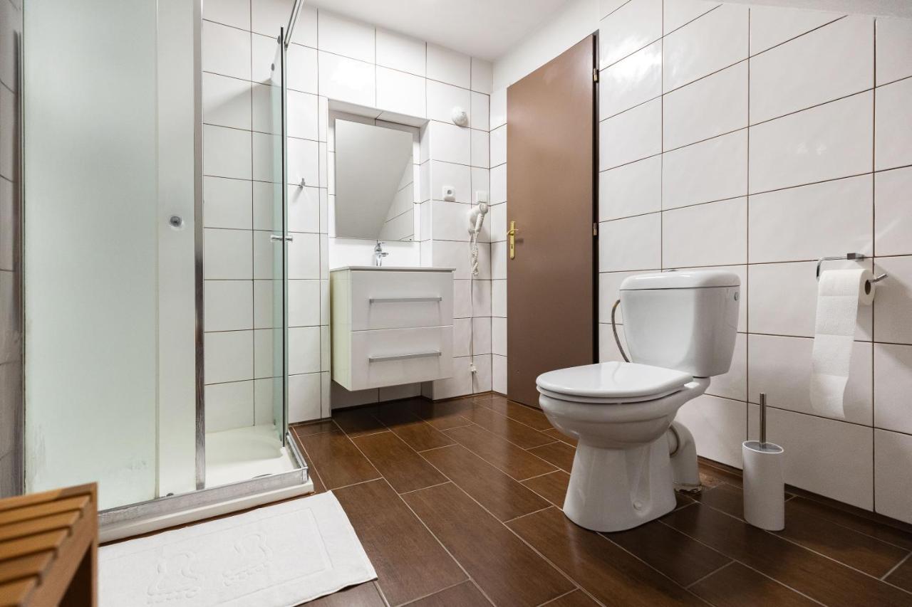 Garden Restaurant & Pension Pardubice Luaran gambar