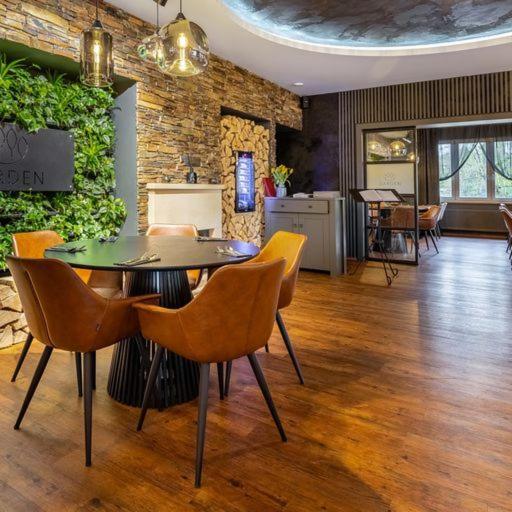 Garden Restaurant & Pension Pardubice Luaran gambar